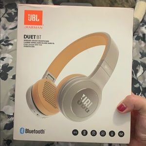 JBL never used over ear phones DUET BT